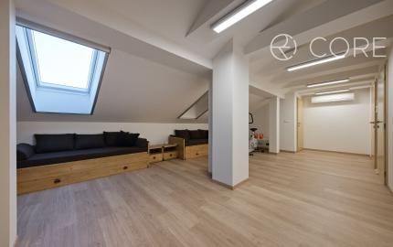 REZERVOVANÉ - Výnimočný 5-izbový rodinný dom s bazénom, samostatným podkrovím a krásnou záhradou – Malinovo, Broskyňová ulica