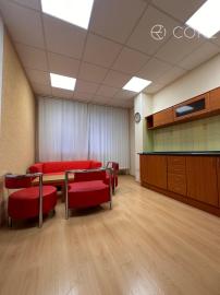 Kancelárske a laboratórne priestory na prenájom v Petržalke