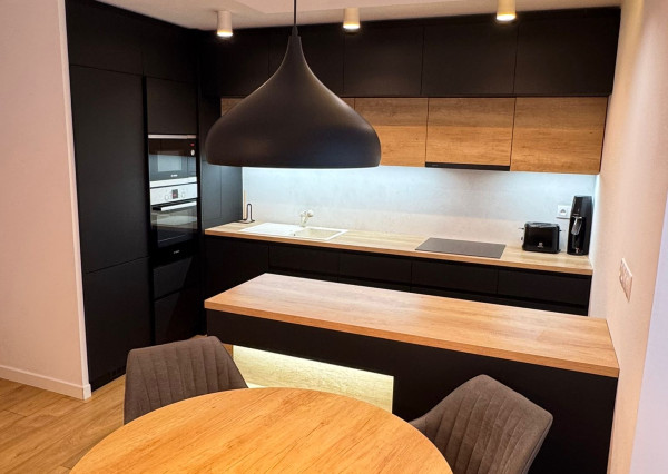 Moderné bývanie s terasou a garážou na Muchovom námestí.