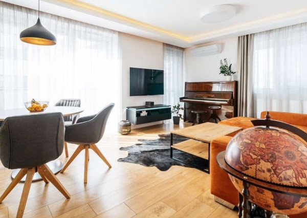 Moderné bývanie s terasou a garážou na Muchovom námestí.