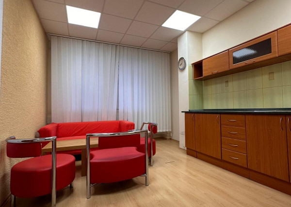 Kancelárske a laboratórne priestory na prenájom v Petržalke