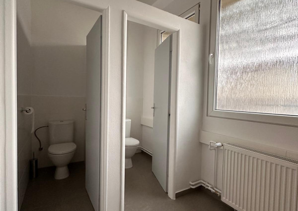 Kancelárske a laboratórne priestory na prenájom v Petržalke