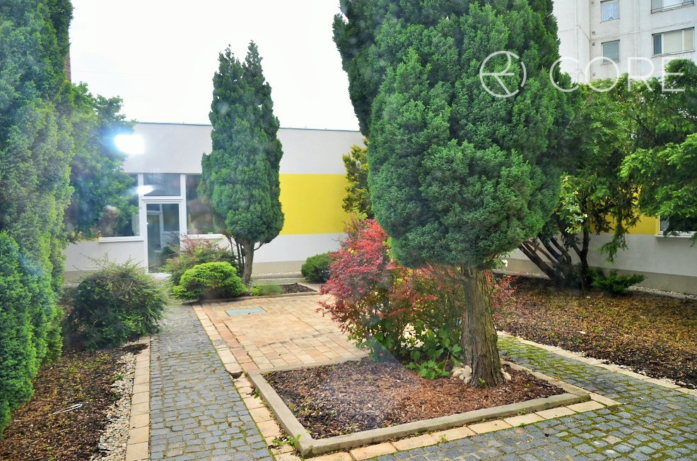 Polyfunkčná budova Petržalka